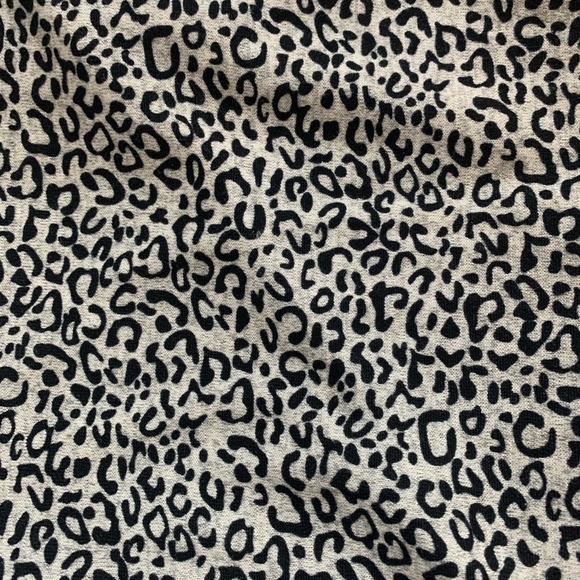 Women Neck Warmer Wrap Black Grey Cheetah Print Scarf Knit Wrap Scarf - Picture 4 of 4